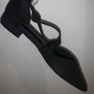ASOS DESIGN Wide Fit Leanna pointed ballet flats in black.